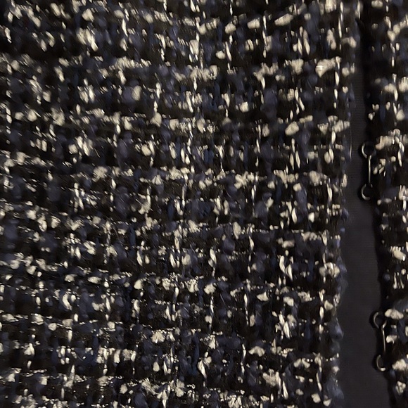 Boucle cropped jacket. Black and dark blue with shots silver thread like new - Picture 4 of 4